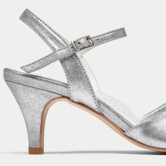 Calla Silver Leather Hells - Picture 6 of 6